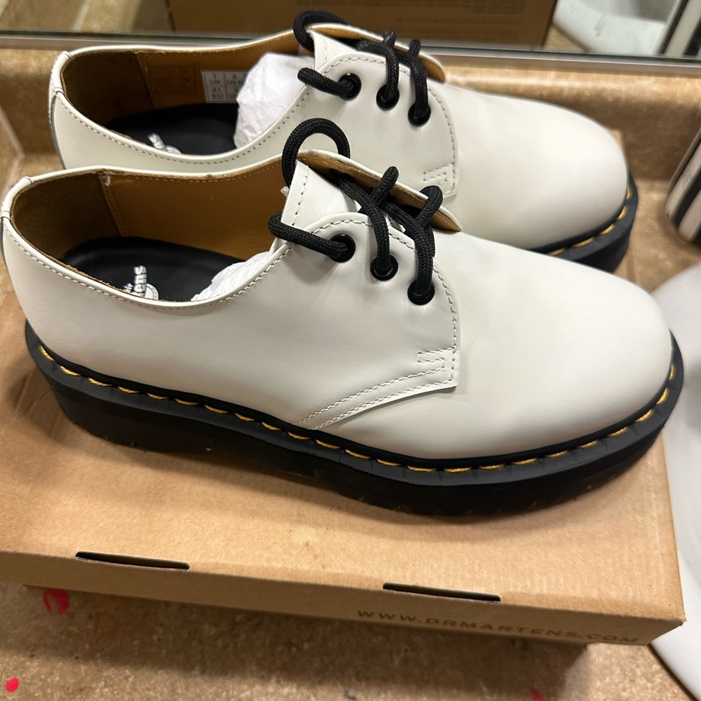 Dr. Martens 1461 White Smooth Leather Platform Shoes Size 9 - Picture 9 of 10